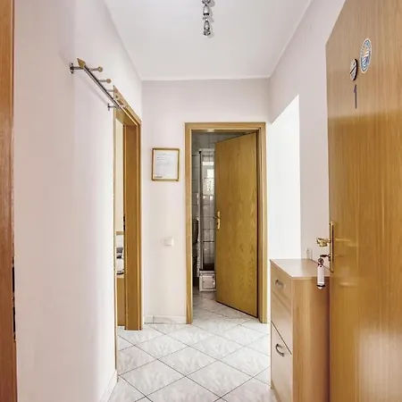 With Parking Space - 6178 Appartement Vodice