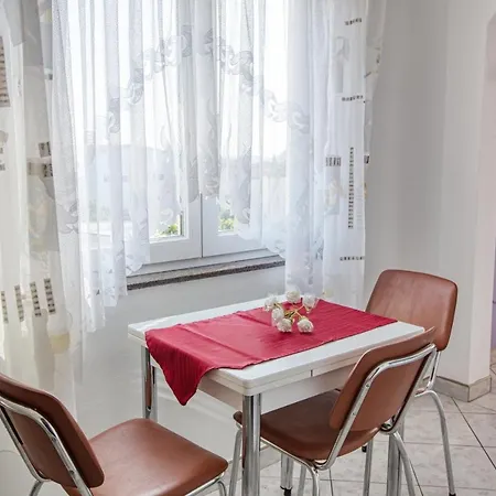 With Parking Space - 6178 Appartement Vodice