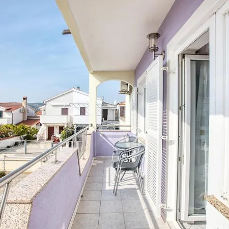 Appartement With Parking Space - 6178 *