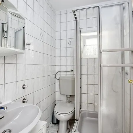 With Parking Space - 6178 Appartement Vodice