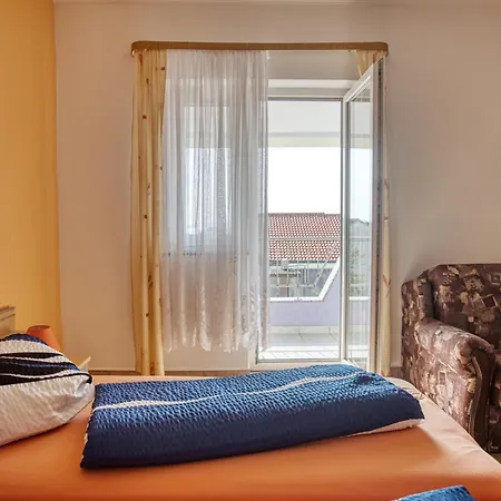 Appartement With Parking Space - 6178 *