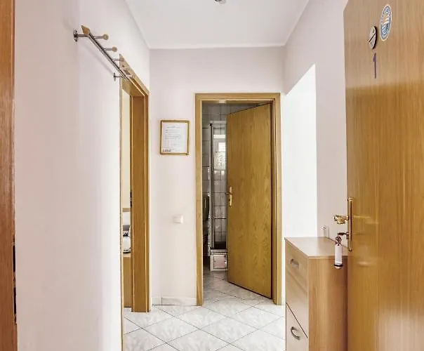 With Parking Space - 6178 Appartamento Vodice